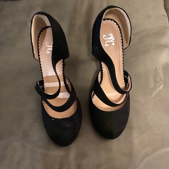 Black heels size 7 - Picture 2 of 2